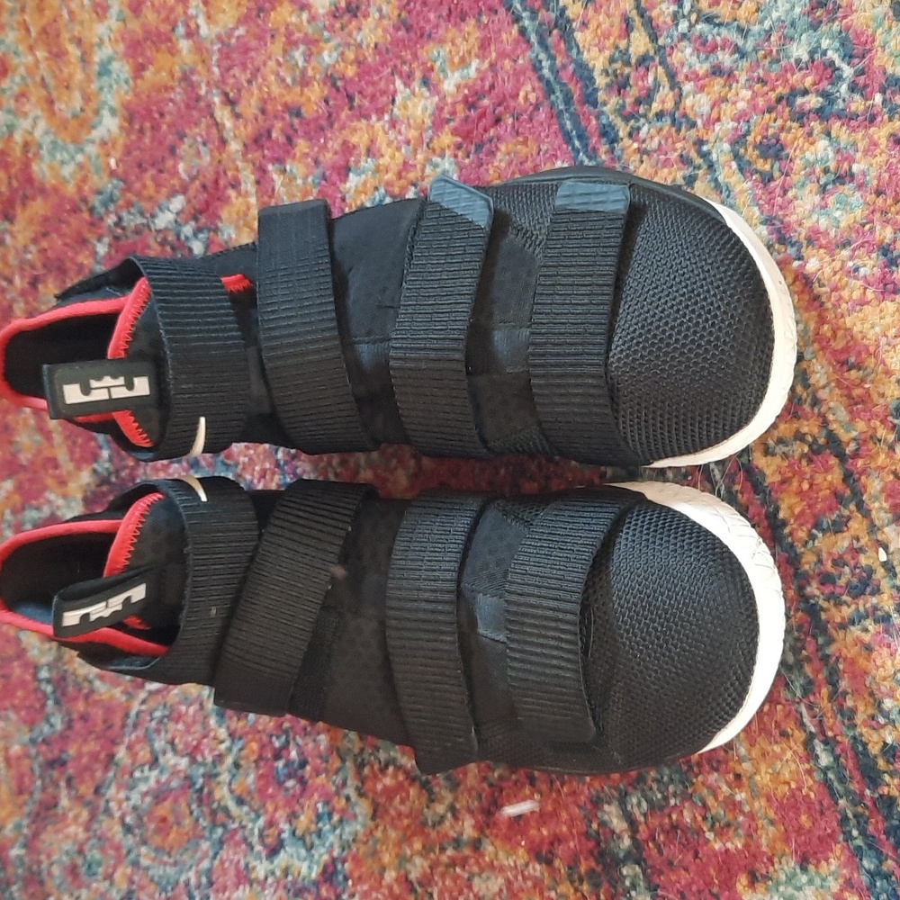 LeBron Nike Zoom Men's 10 Basketball Sneakers